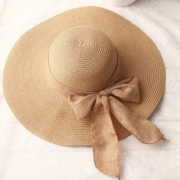 Accessories - Spring/Summer Straw Hat Accessories - Spring/Summer Straw Hat